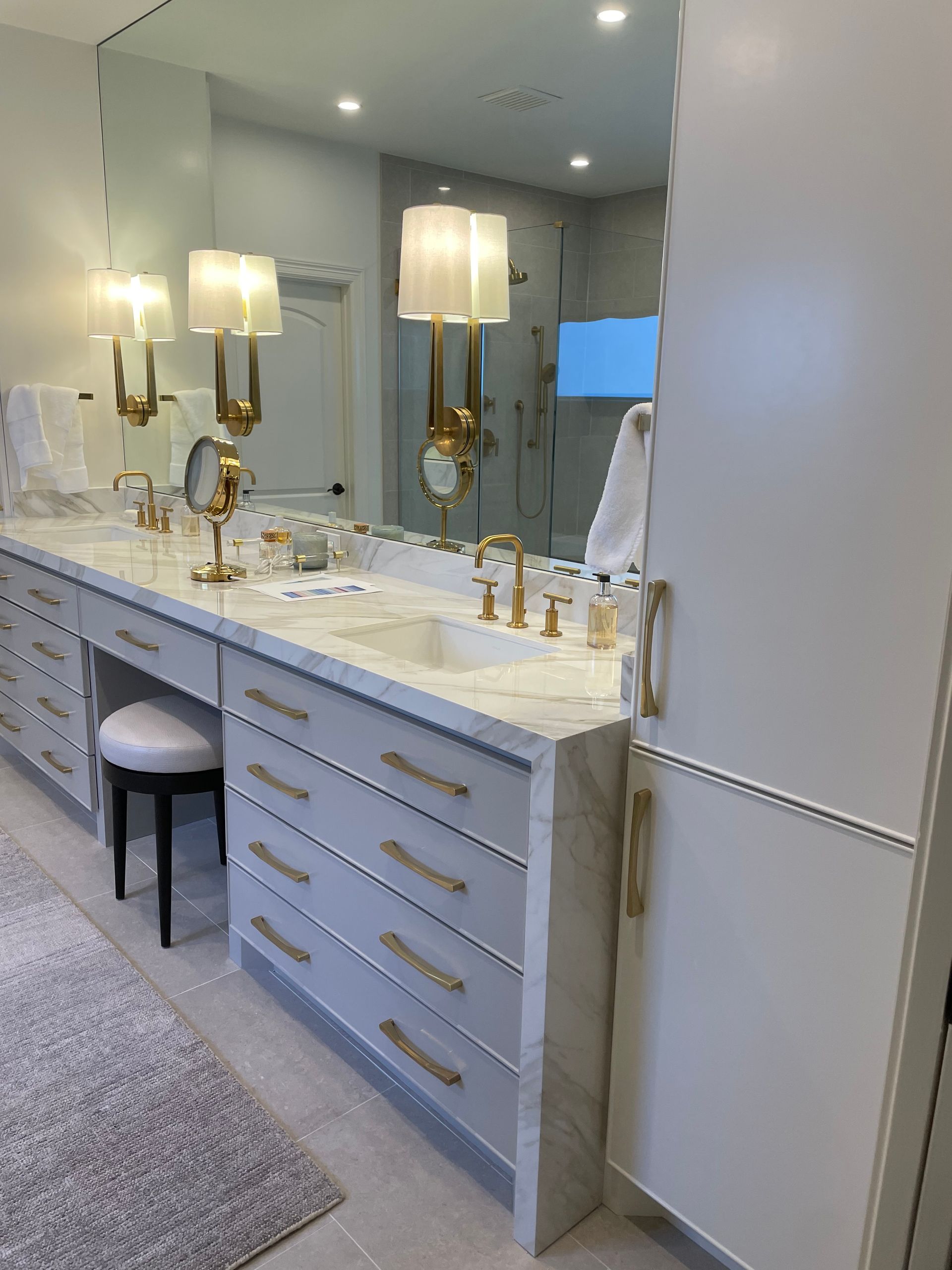 Bathroom cabinets