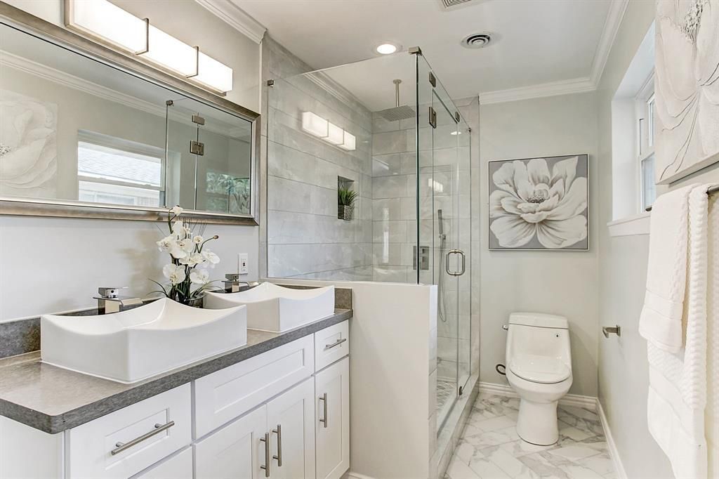 Wide bathroom