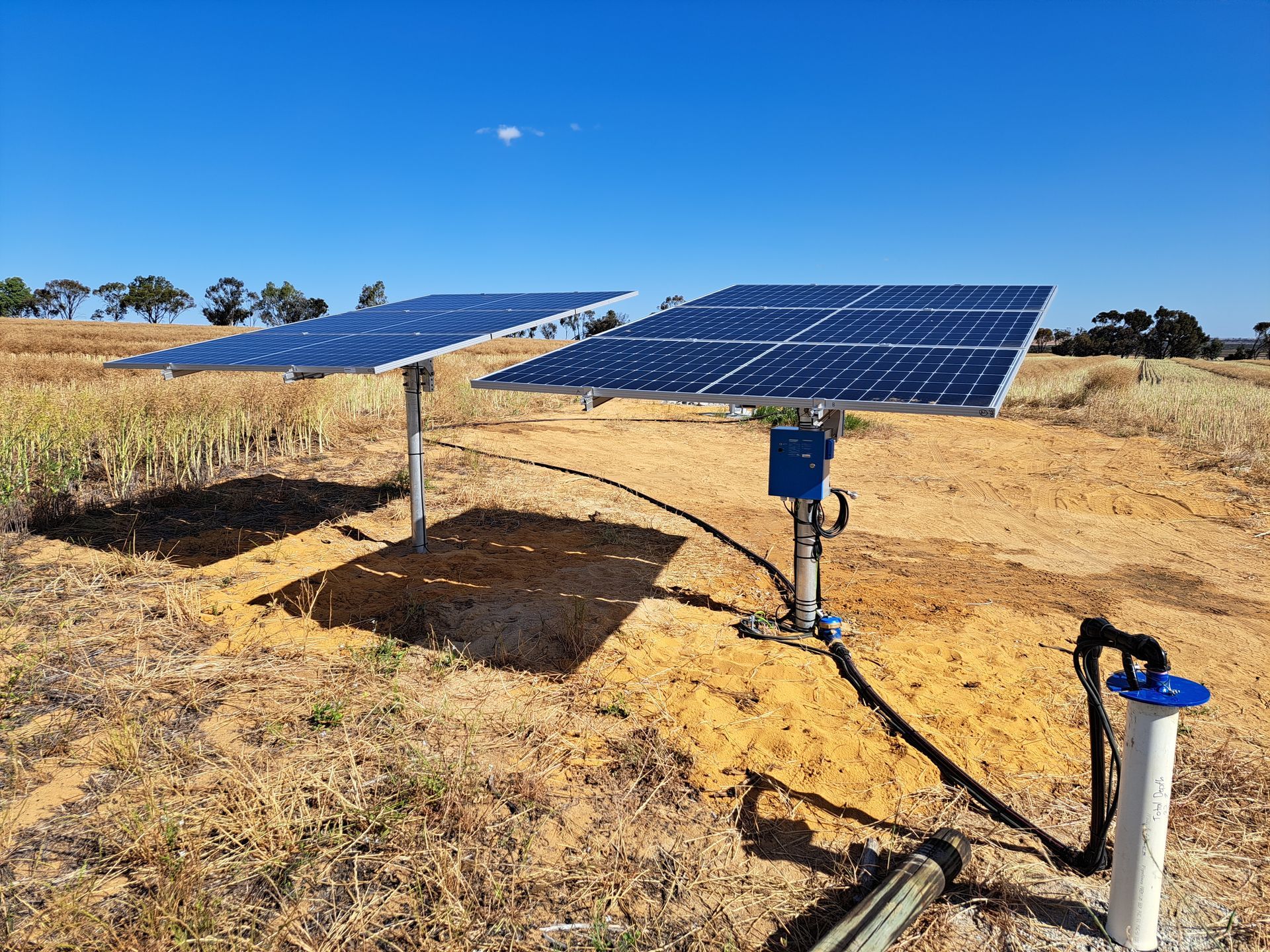three panel array, post mount array, clenergy array, solar panels, Lorentz solar pump, solar bore pump. Yercoin, Wongan Hills, Calingiri.