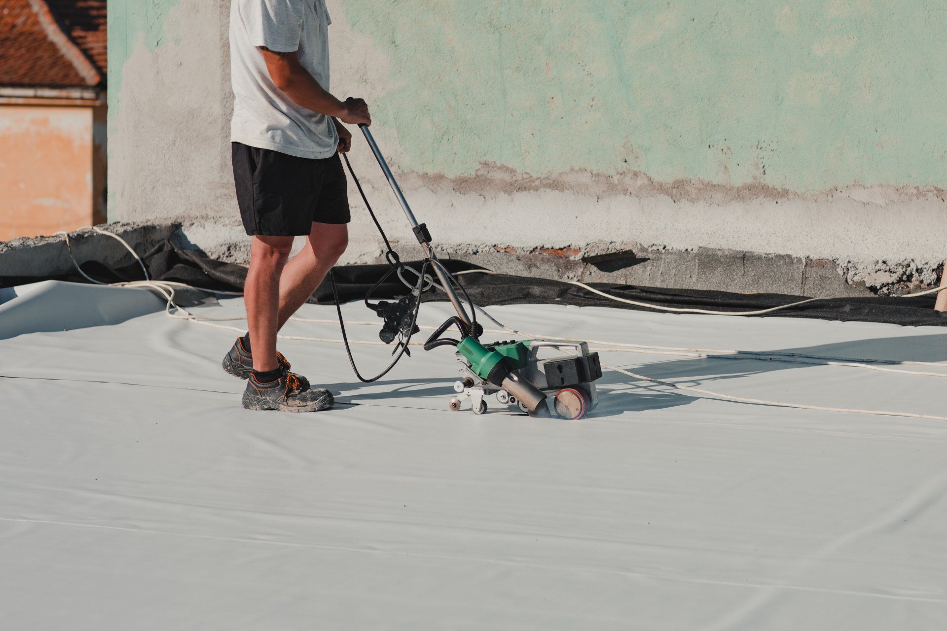 Roof membrane heat welding
