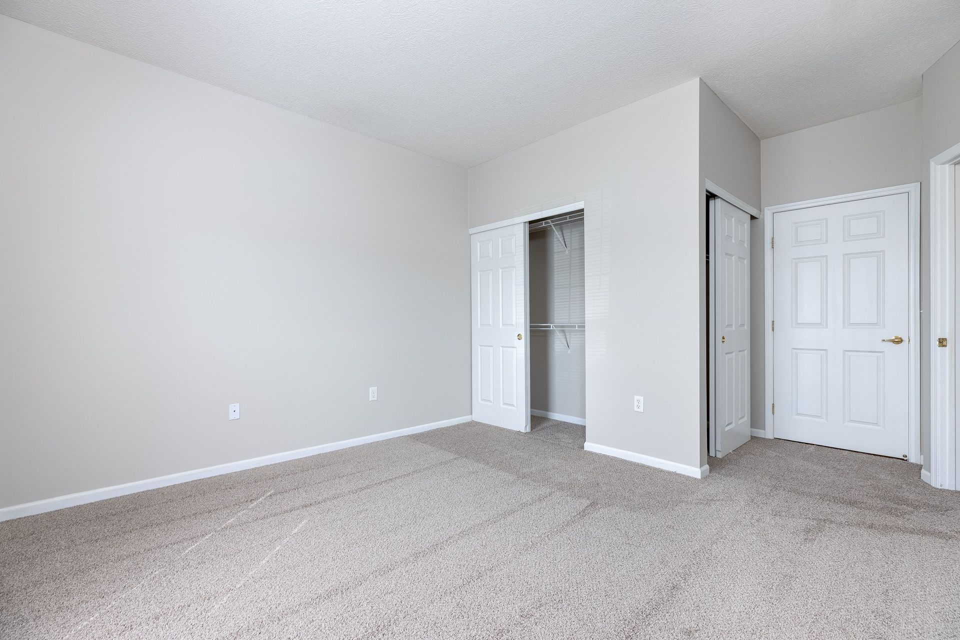 unfurnished bedroom