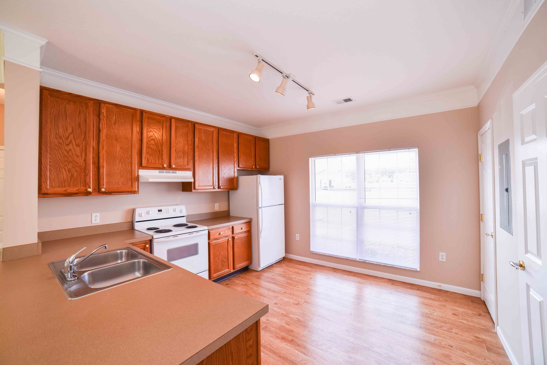 kitchen unfurnished