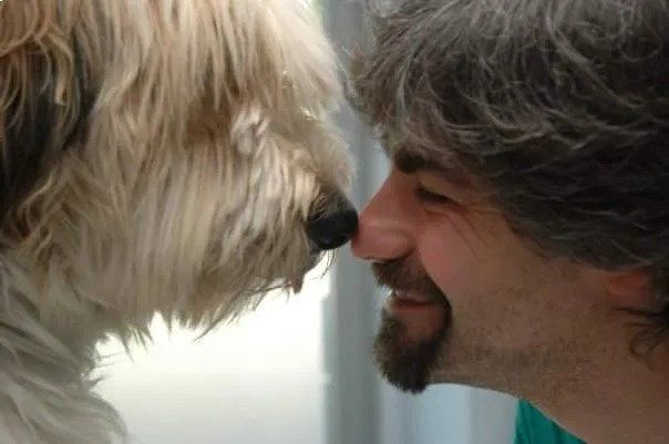 Veterinario con un cane