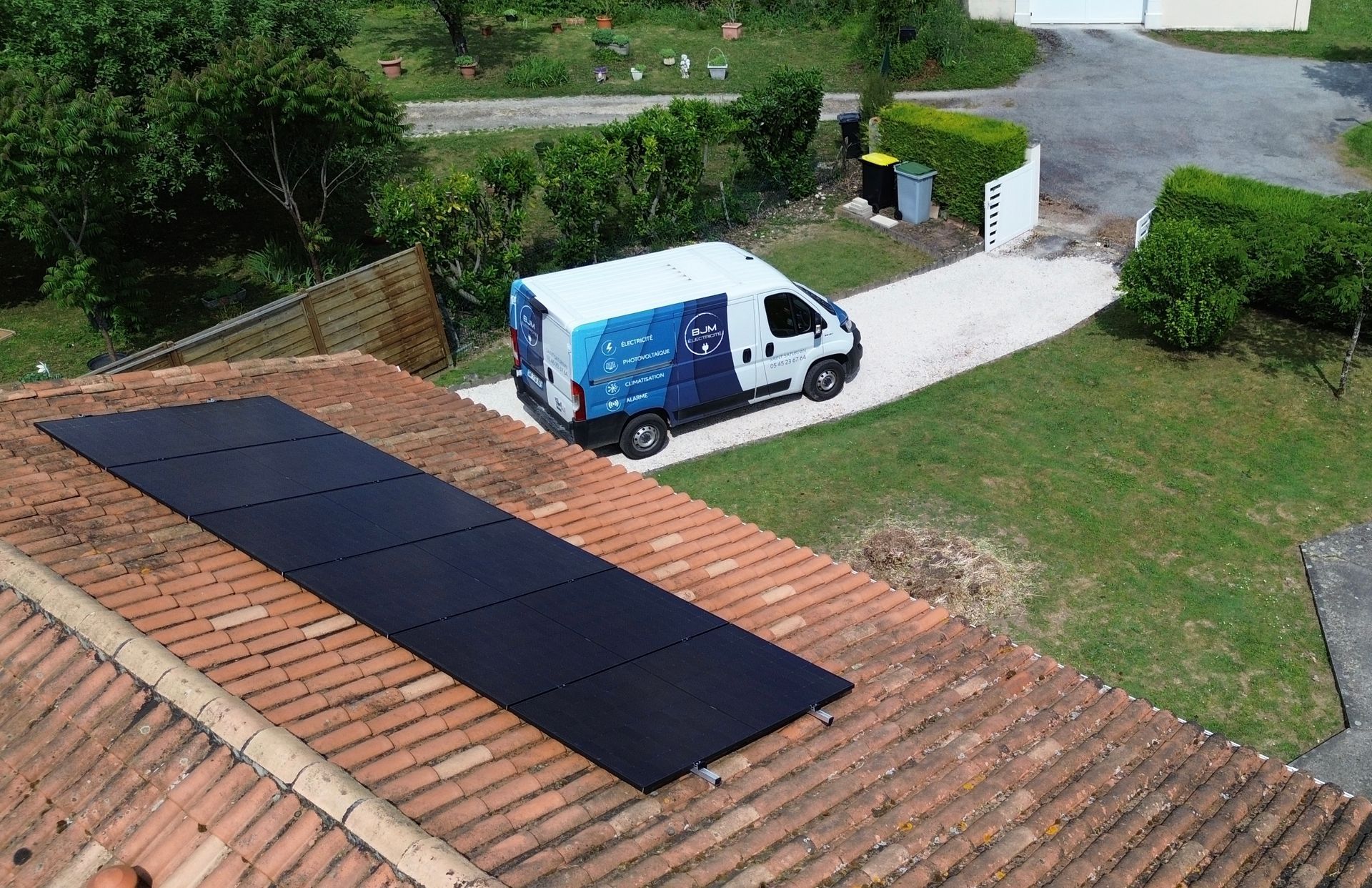 Panneaux solaires photovoltaïques toiture angouleme