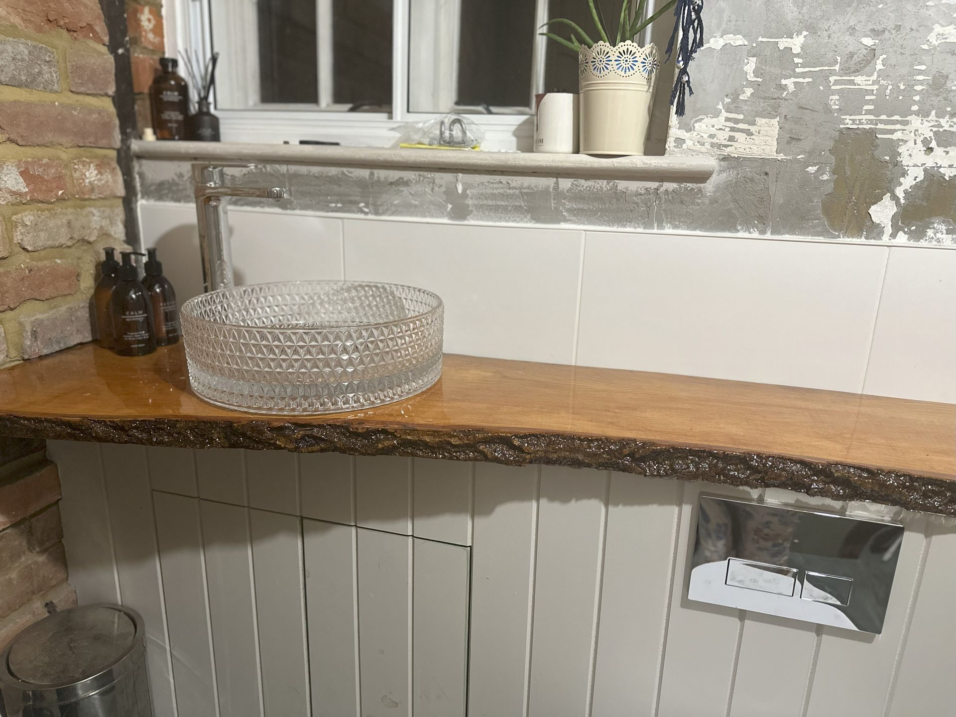 Resin coated bathroom shelf