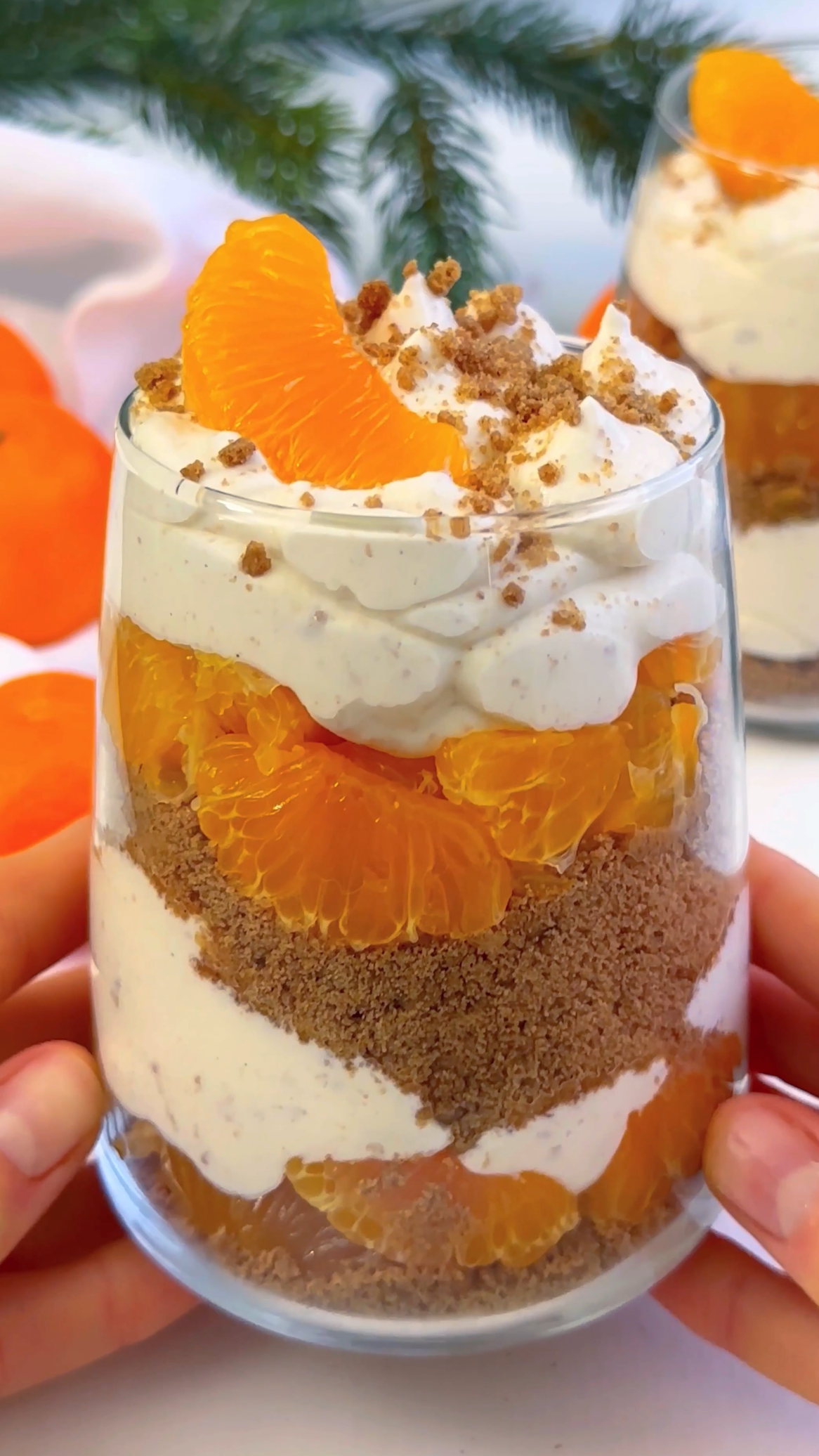 Leckeres Schichtdessert aus Spekulatius und Mandarinen
