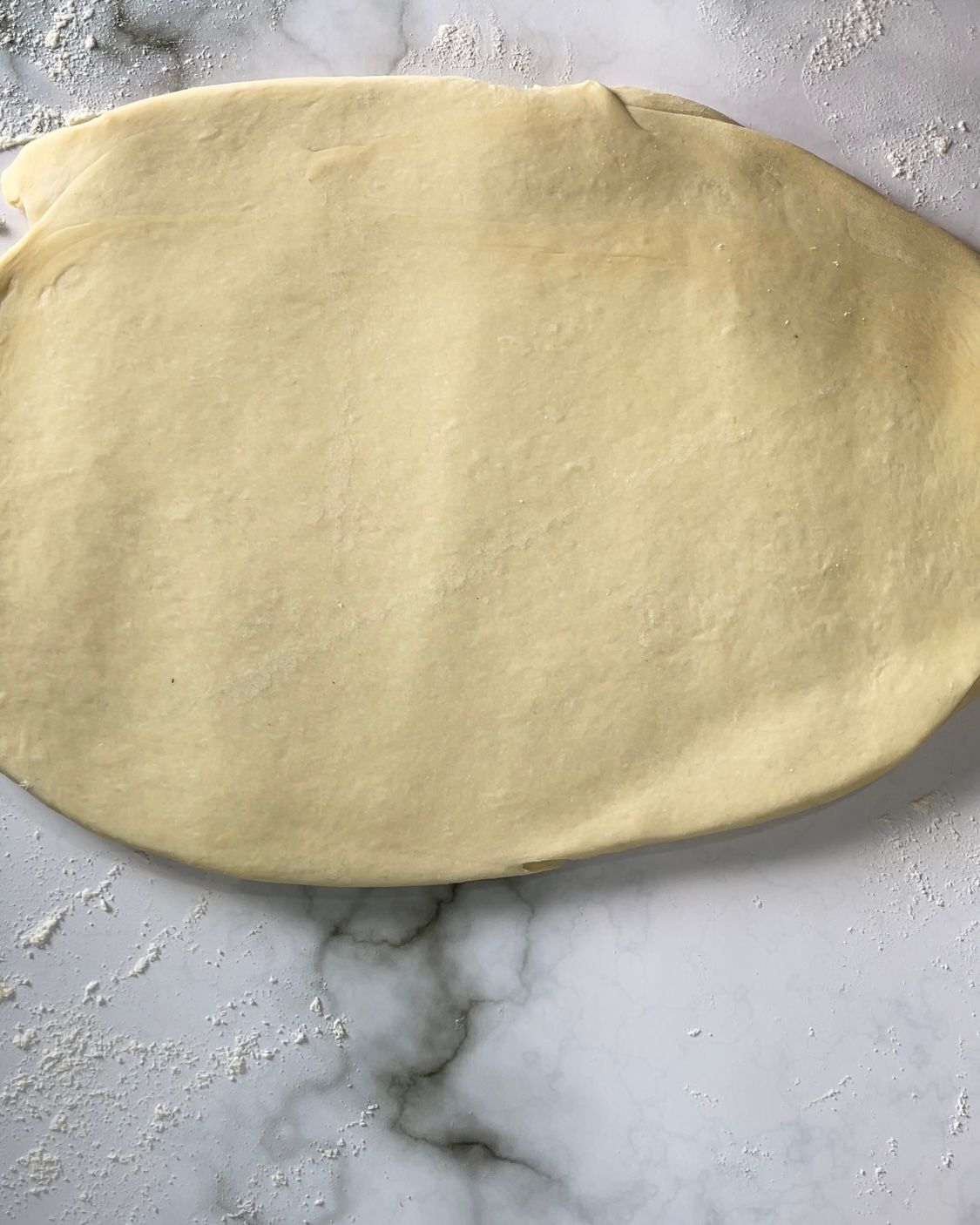impasto steso per i croissant francesi