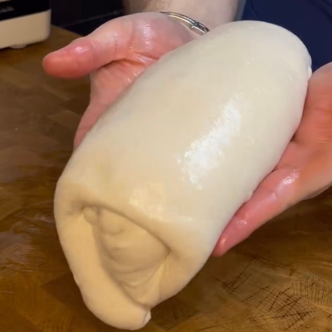 Chiusura ermetica per la maturazione in frigorifero della pizza bianca romana.