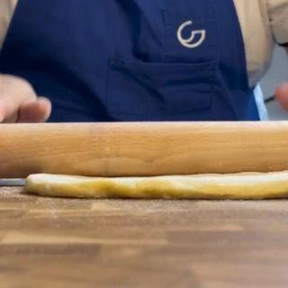 Formazione del rettangolo 40x30 cm per la babka ricetta originale.