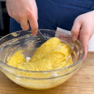 Lemon brownie cake