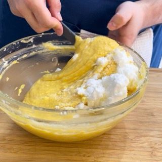 Lemon brownie cake