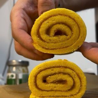 Pasta biscotto ricetta facile pronta per essere farcita a piacere.