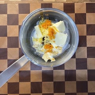 Emulsione sciolta a fuoco medio, liscia e profumata