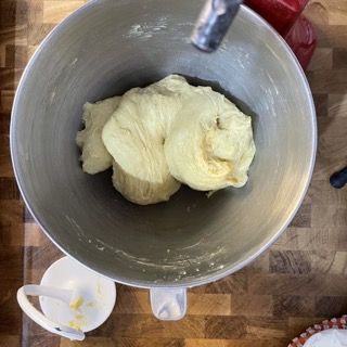 Lavorazione a velocità media per assorbire gli ingredienti.