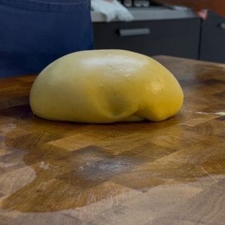 Chiusura leggera del fondo del pandoro.