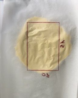 stesura del burro da sfogliatura per i croissant francesi