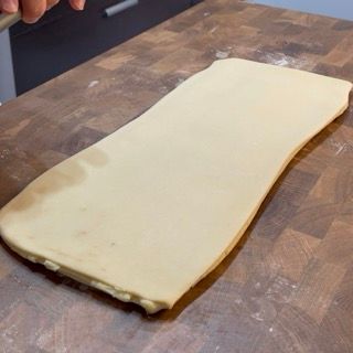 stesura della pasta per sfogliatura a 3 per croissant francesi