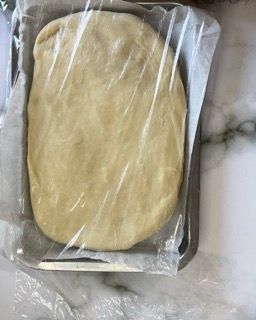 riposo in frigo dell'impasto per i Croissant francesi