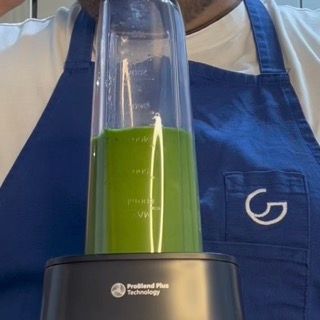 Consistenza finale della purea grezza ed omogenea ottenuta dopo 4-5 minuti di frullatura.