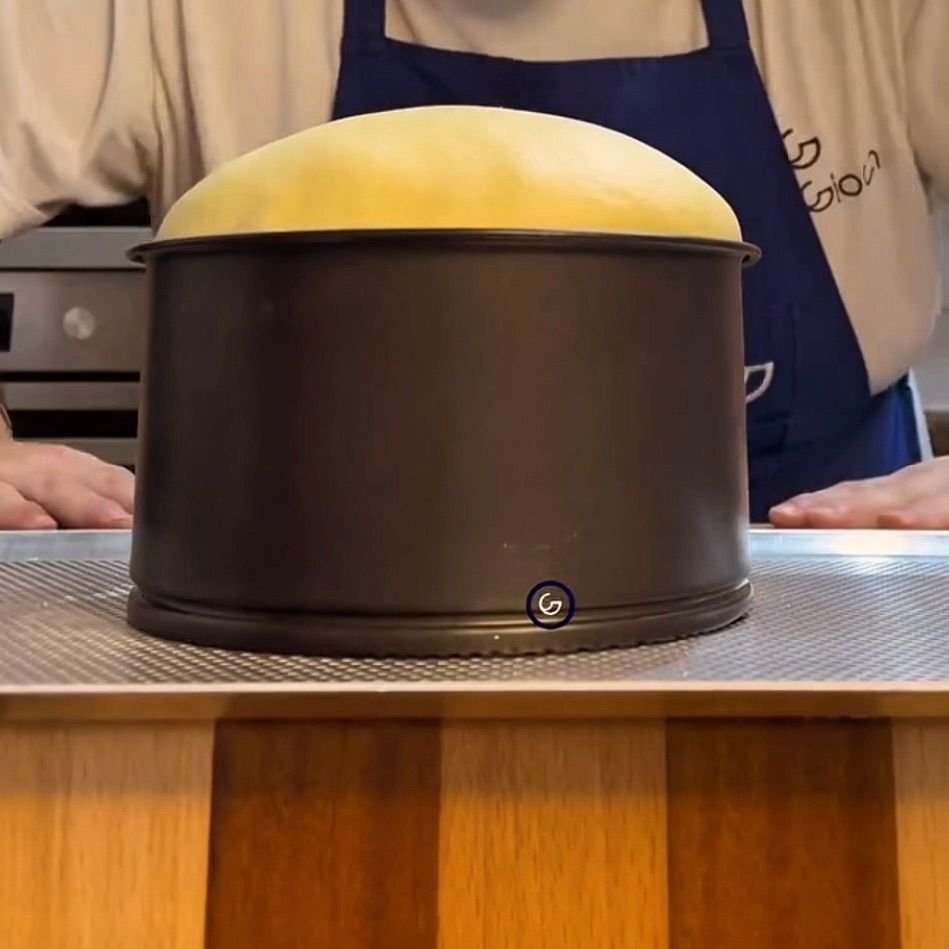 Panettone lievitato fino al bordo