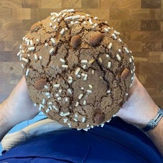 Panettone mandorlato pronto per il forno
