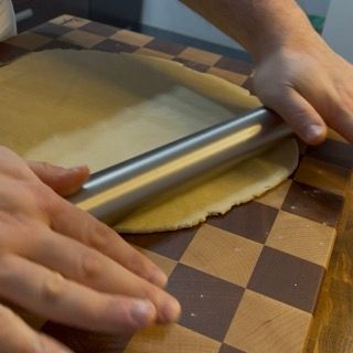 Pasta brisée stesa in un disco da 28cm