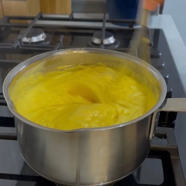 crema pasticcera per  semifreddo