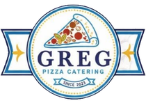 Logo di Greg Pizza Catering con una fetta di pizza, uno striscione blu e un nastro con la scritta