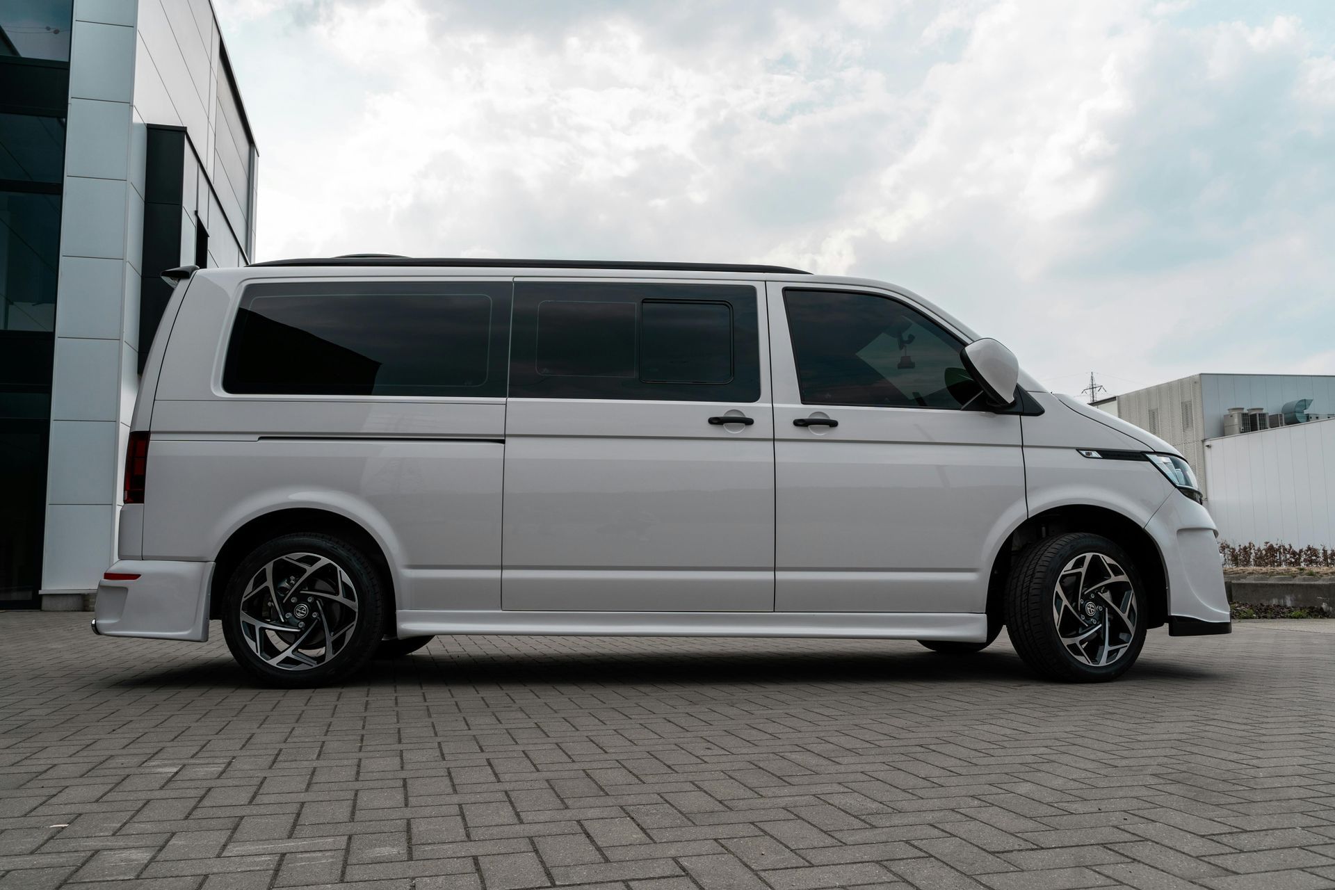 Shuttle bus Perfect for Small Business Groups in San Diego