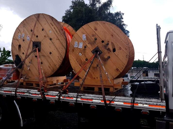 TRANSPORTES ESPECIALES GALLARDO- expertos en movimiento de maquinaria