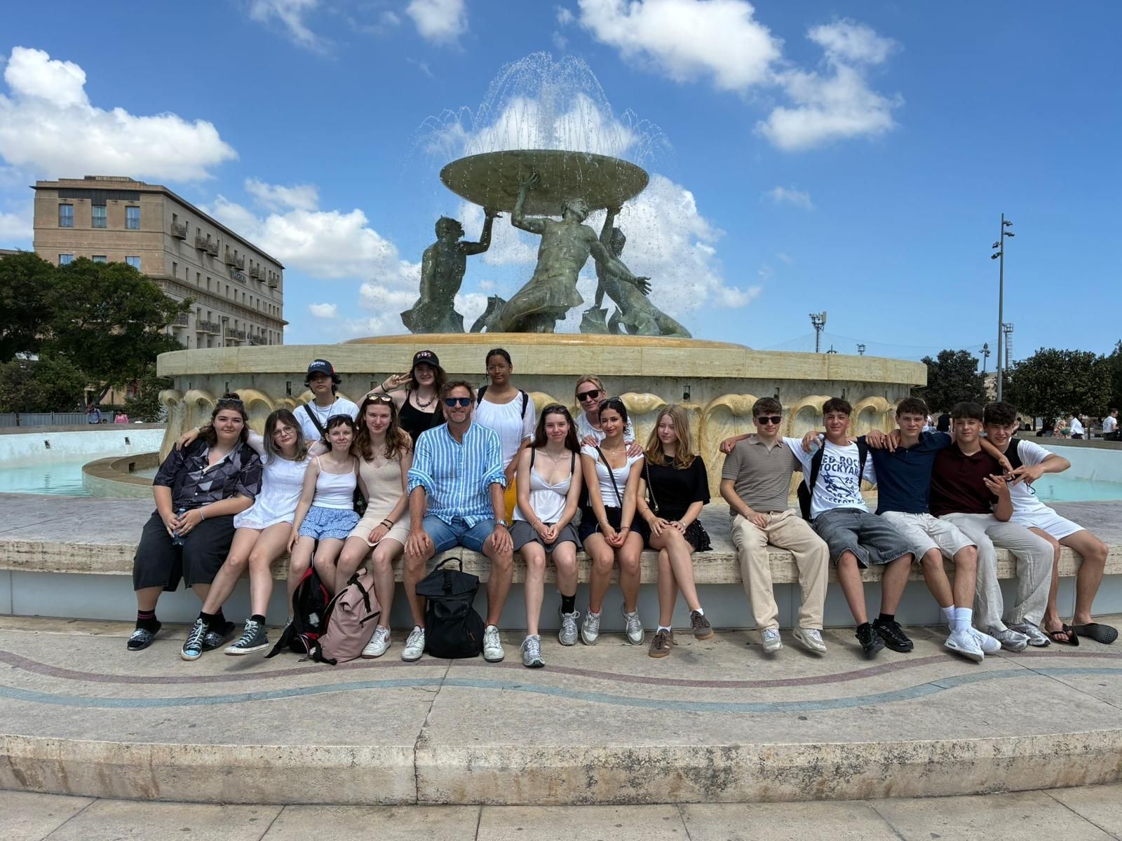 Gruppe Schüler und Betreuer der HTL Baden Malerschule Leesdorf in Valetta auf Malta
