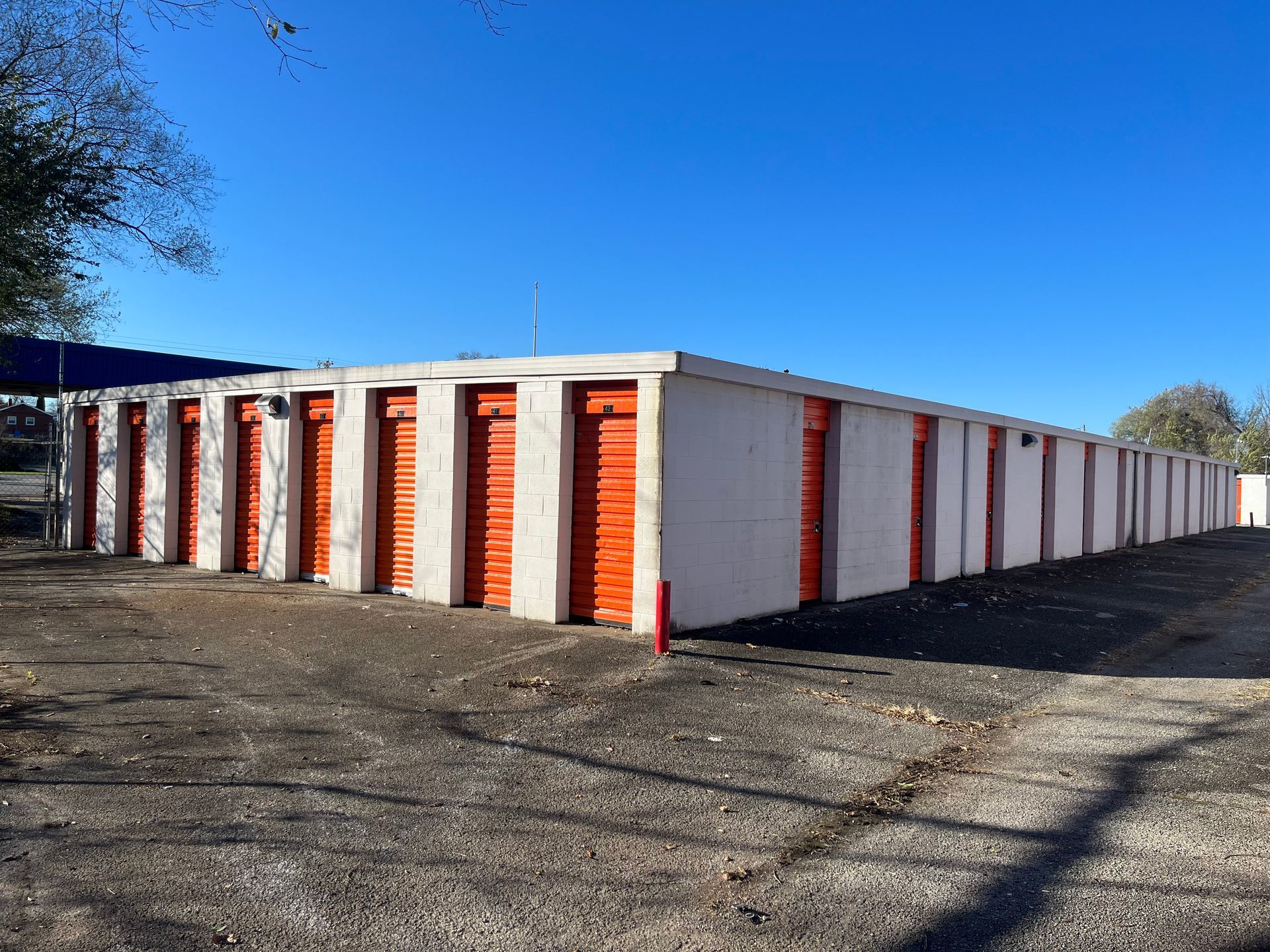 storage units available for rent