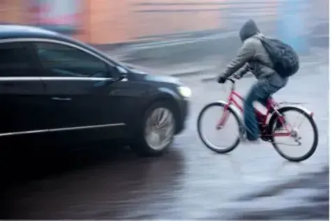 Driver Negligence and Bicycle Accidents in Orange County - Common Causes of Bicycle Accidents in Orange County - Following are some of the major causes of bicycle accidents in orange county: Failure to Yield to Bicyclists: Drivers failing to yield to bicyclists is a common cause of bicycle accidents in Orange County. Such accidents can happen when drivers don’t check for bicyclists when turning or changing lanes. It can also occur when drivers misunderstand or ignore the right-of-way of bicyclists. In some cases, drivers may assume they have the right-of-way simply because they are in a motor vehicle and fail to notice a bicyclist. Distracted Driving: Distracted or careless driving is another common cause of head injury and bicycle accidents in Orange County. Drivers using electronic devices, eating, or other distractions can cause accidents. These distractions take the driver’s focus off the road. So, distracted drivers are more likely to cause brain injuries, spinal injuries, and bicycle accidents. Speeding: Speeding is a significant factor in bicycle accidents in Orange County. Driving too fast in road conditions is dangerous. It can make it difficult for drivers to react to bicyclists on the road. When drivers can’t respond in time, it can increase the severity of bicycle accidents. Improper Lane Changes: Improper or unsafe lane changes are another common cause of bicycle accidents in Orange County. Drivers who don’t signal or check for bicyclists can cause accidents. Changing lanes without proper caution can lead to collisions with bicyclists. However, passing too closely to bicyclists can also result in accidents. Failure to Obey Traffic Laws: Lastly, failure to obey traffic laws can contribute to bicycle accidents in Orange County. It includes: Careless driving in bike lanes. Failing to signal when turning. Reckless driving on the wrong side of the bike lane. Running red lights or stop signs. Careless driving on the wrong side of the designated bicycle lane.