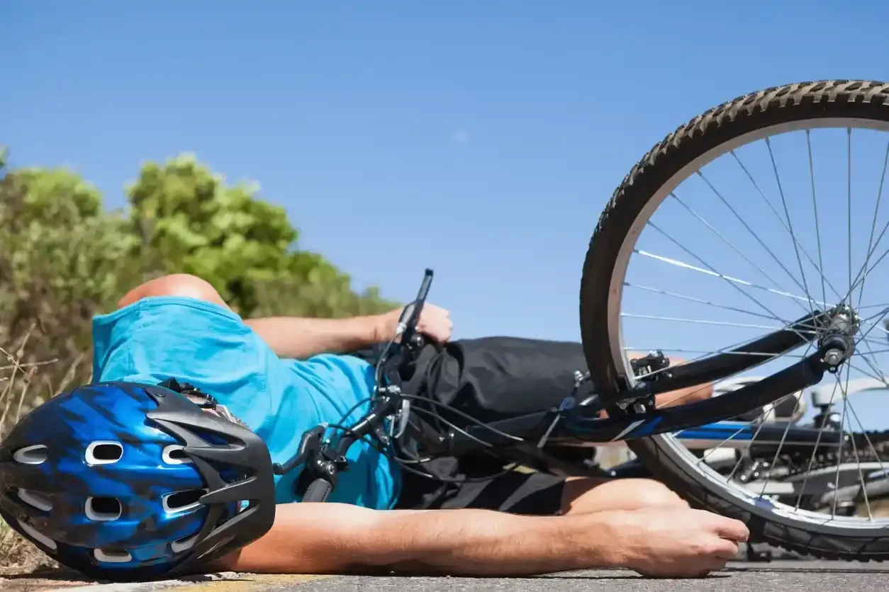 Top 10 States for Bicycle Accidents in the USA - Cycling Fatalities and Injury Statistics in the United States - When cycling on the road, it's crucial to exercise caution. Statistics from the National Highway Traffic Safety Administration (NHTSA) show the trends in cyclist fatalities and injuries over the years.