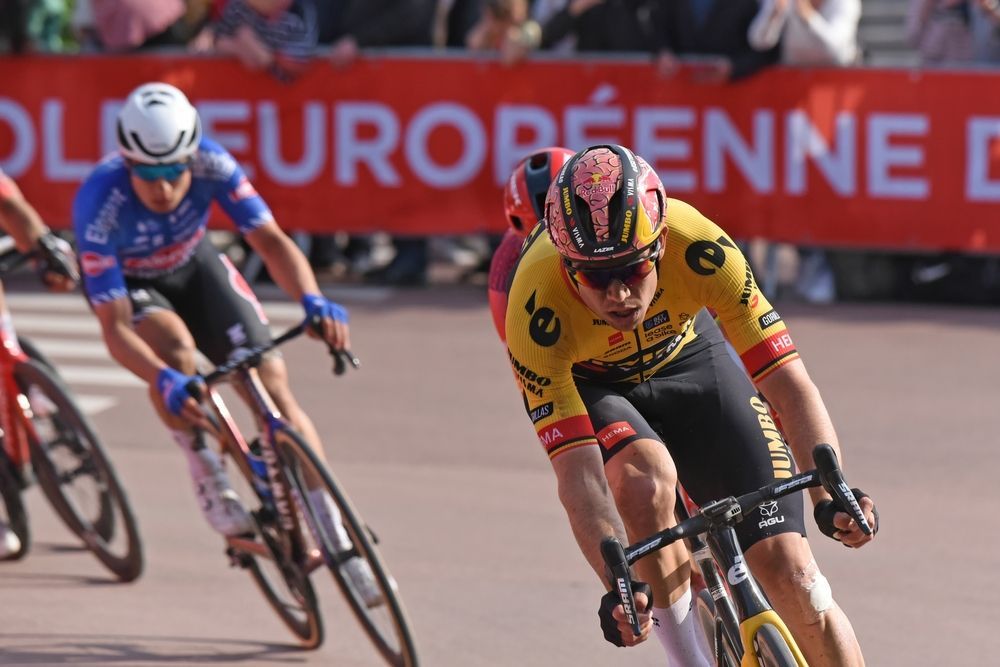 Wout van Aert and others chasing leader Mathieu van der Poel in 2023 Paris-Roubaix
