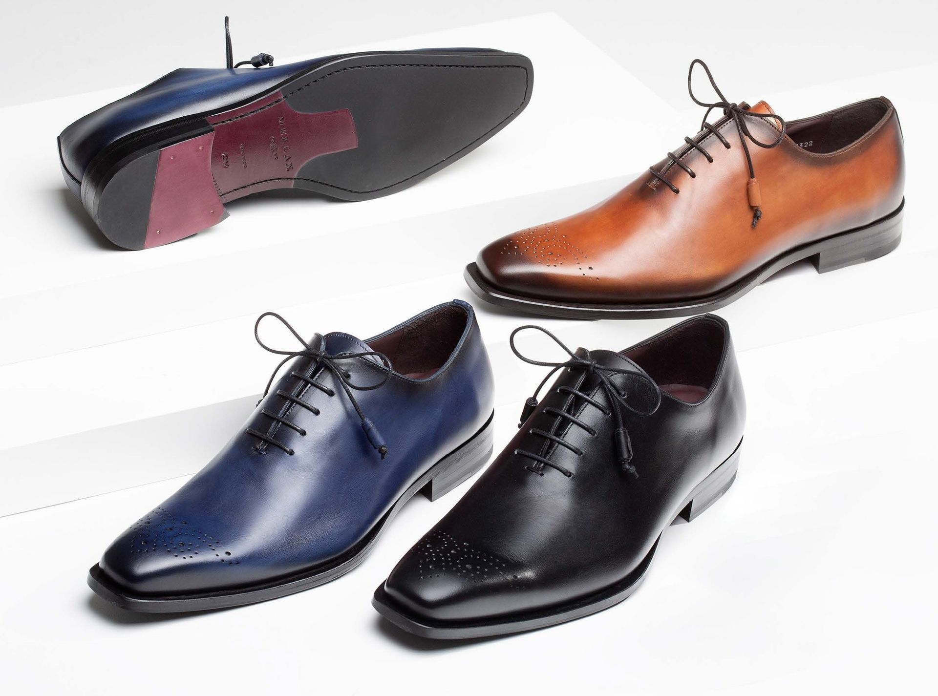 Leather
Whole Cut Oxford Shoe