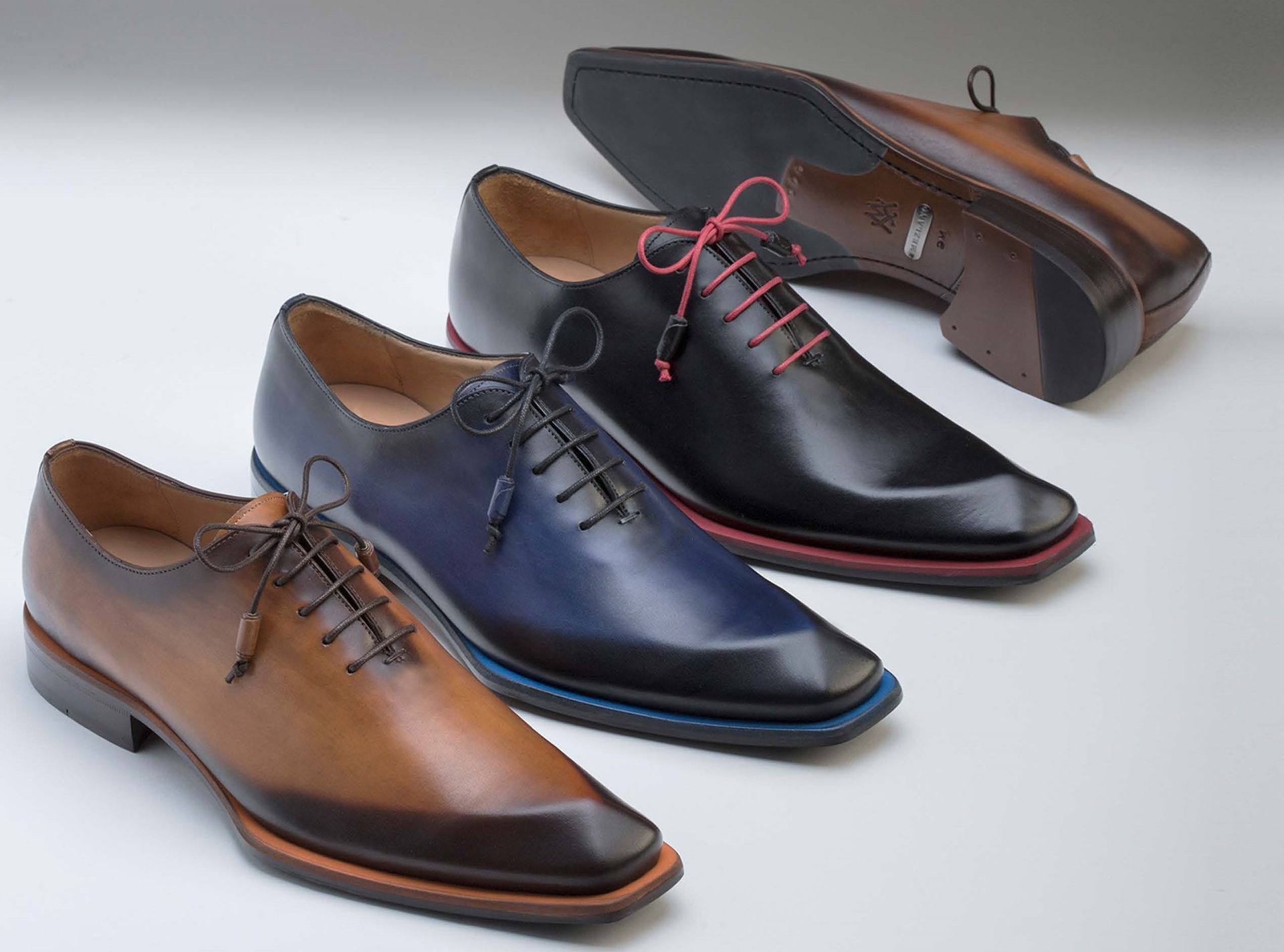 ASYMMETRICAL OXFORD SHOE