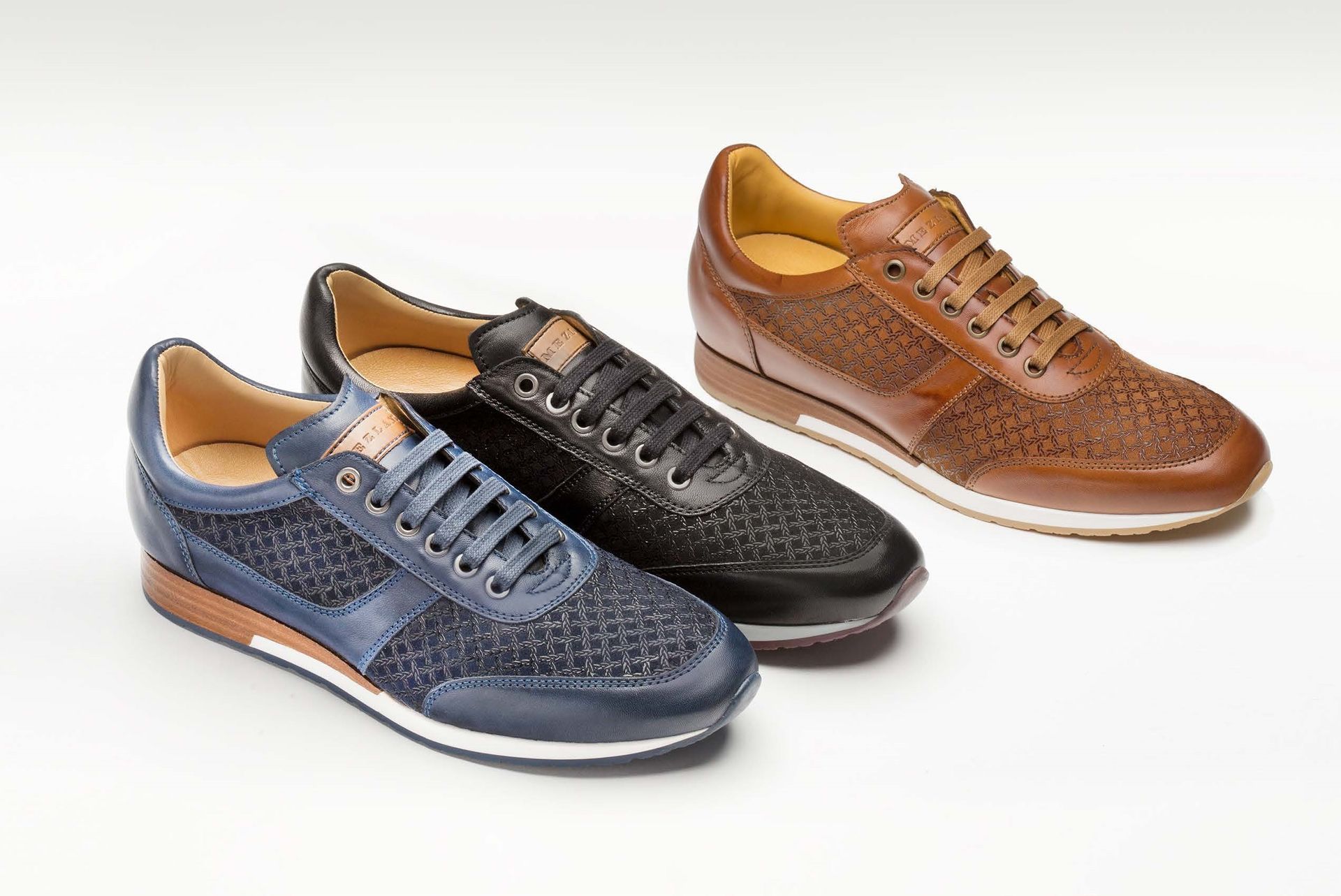 dress sneaker