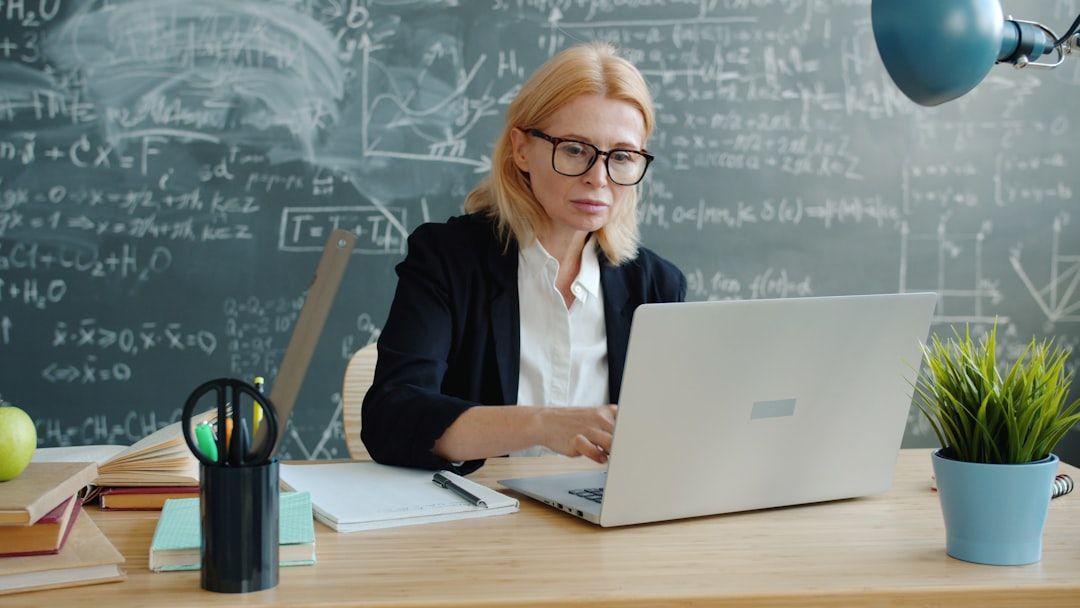 online paralegal education