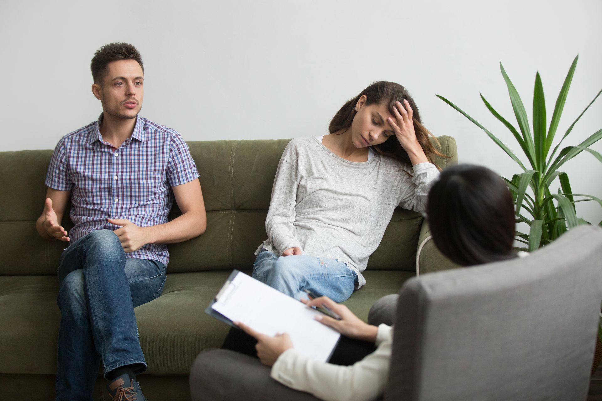How does couples therapy help relationship problems

