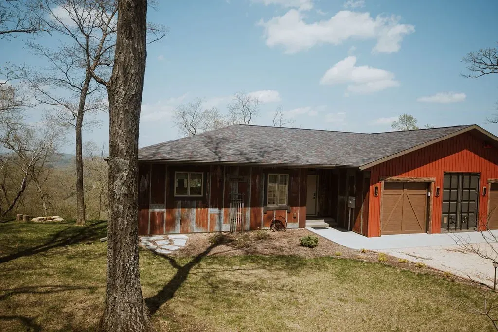 Sugarloaf Cabin - Mindoro, WI - High Point Retreats