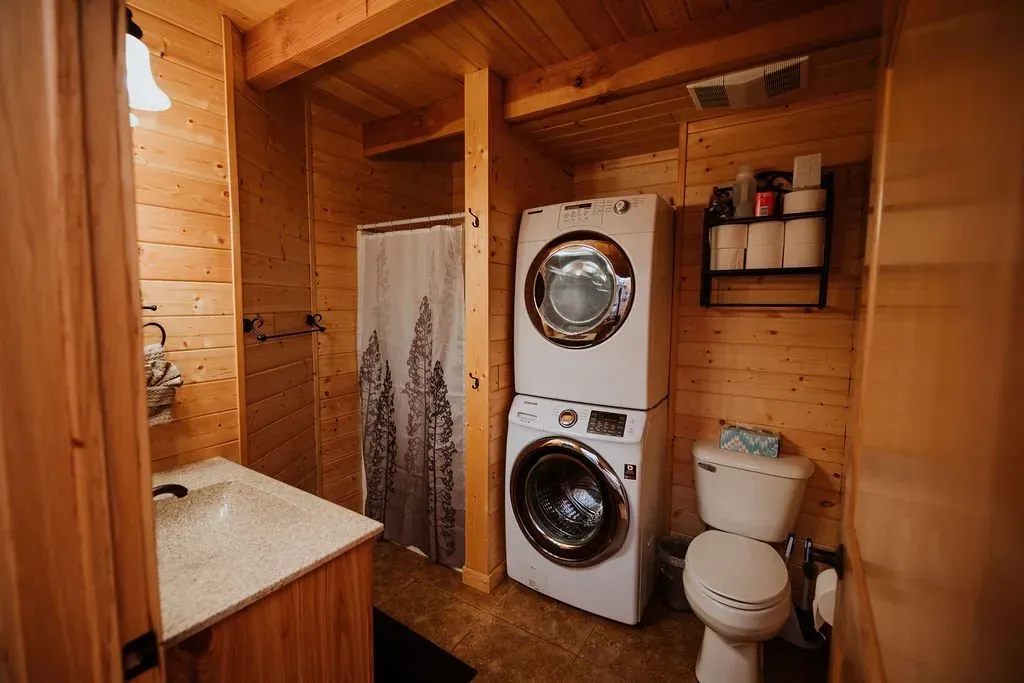 Krueger Cabin Laundry - Mindoro, WI - High Point Retreats