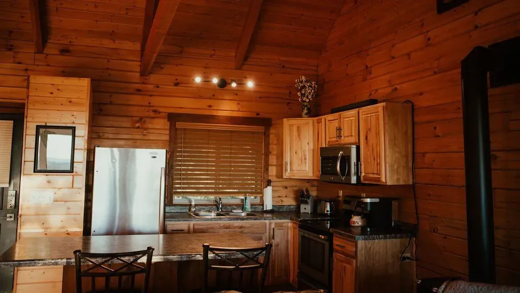 Pine Knob Kitchen - Mindoro, WI - High Point Retreats