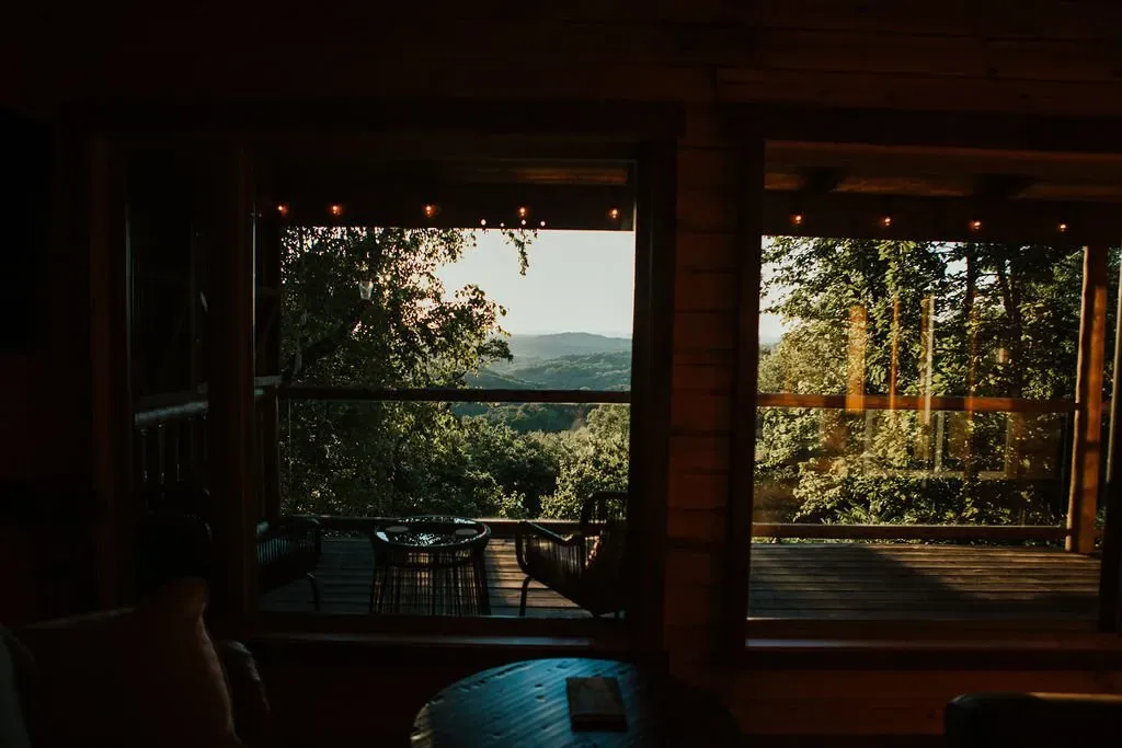 Pine Knob Windows - Mindoro, WI - High Point Retreats
