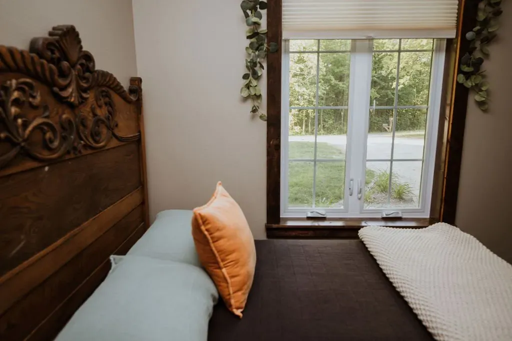 Wanlass Cabin Bed Side View - Mindoro, WI - High Point Retreats