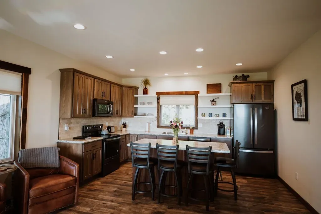 Wanlass Cabin Dining Area - Mindoro, WI - High Point Retreats