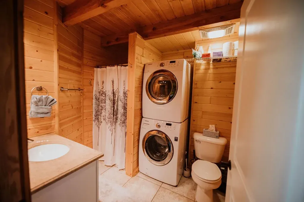 Moss Hill Cabin Laundry Area - Mindoro, WI - High Point Retreats