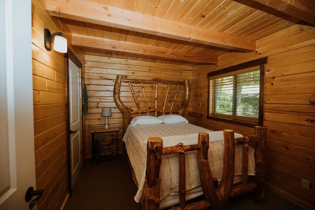 Pine Knob Bedroom - Mindoro, WI - High Point Retreats