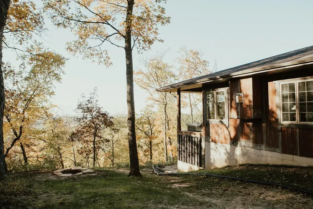 Sugarloaf Cabin Side View - Mindoro, WI - High Point Retreats