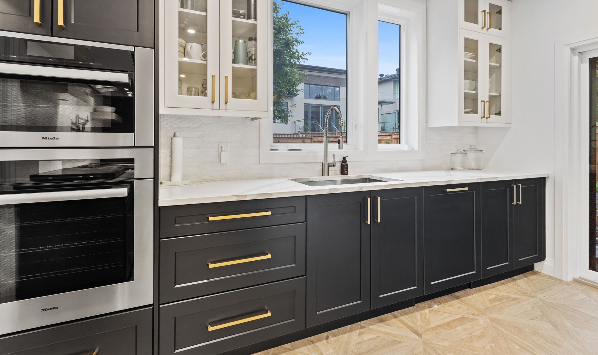 kitchen cabinet